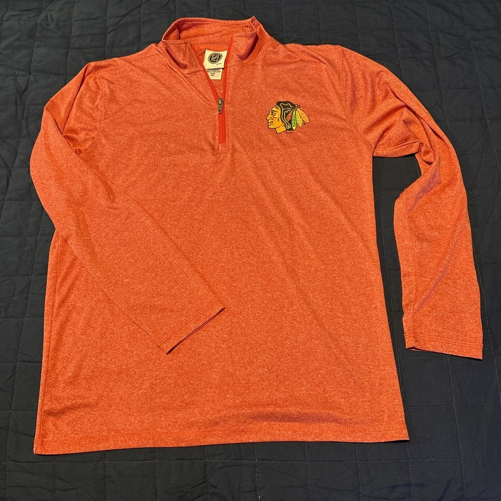 Men's Chicago Blackhawks quarter zip pull over NHL size small very good cond.